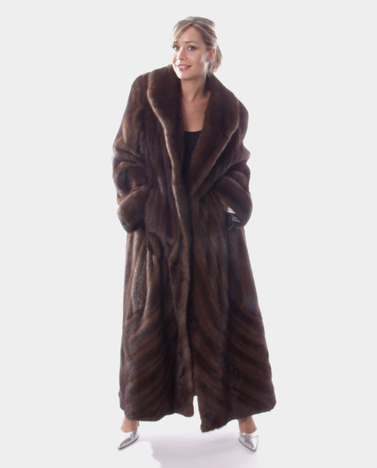 Mahogany Mink Fur Coat Directional Available Cleveland ETON Chagrin & Akron Summit Mall