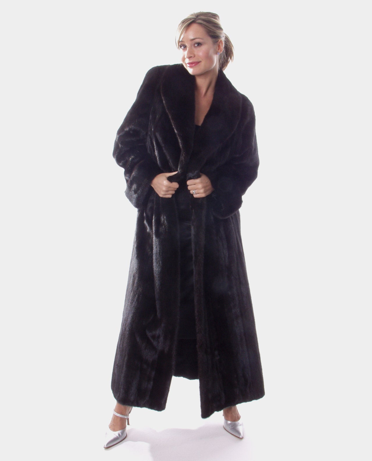 Ranch Mink Fur Coat Available Cleveland ETON Chagrin & Akron Summit Mall